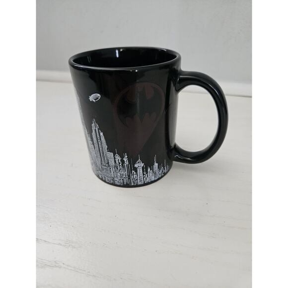 Batman Color Changing Mug (by Zak) DC Comics Black Coffee Mug Gotham City 10 Oz. - Picture 1 of 9